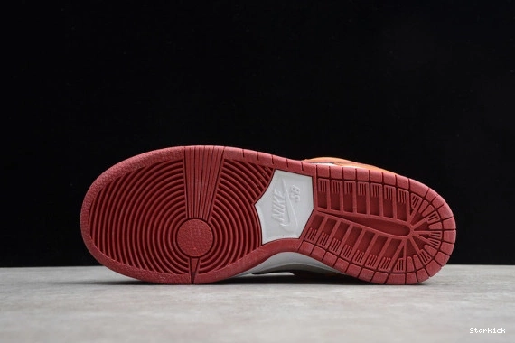 BQ6817-202 Russet Pro Cedar SB Nike Dark Dunk Low 1029